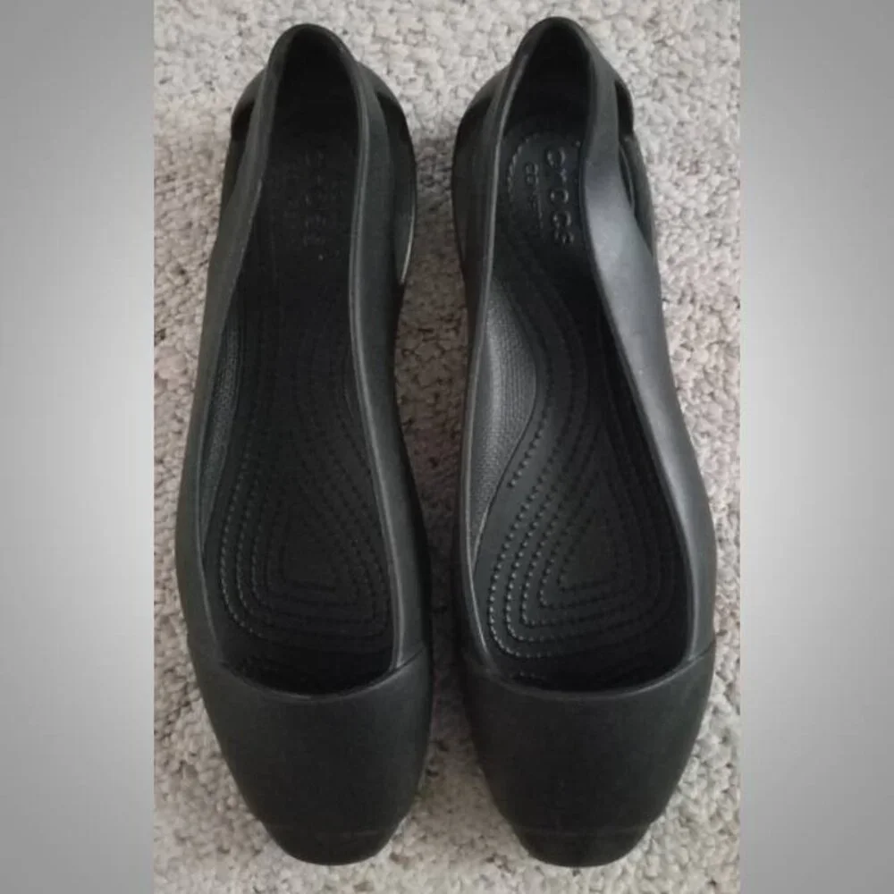 Crocs Sienna sandals flats size 9 women's black